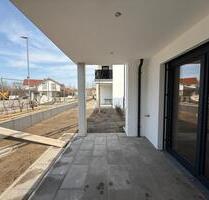 Exklusiv Wohnen! 3-Zimmer EG-Neubauwohnung mit Garten und Einbauküche - Tüßling