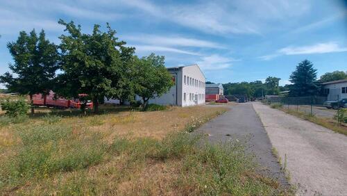 Foto - Halle & Büroräume zu vermieten - 4,00 EUR Kaltmiete, ca.  4,00 m²