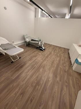 Foto - Kosmetikstudio übergabe - 1.100,00&nbsp;EUR Kaltmiete, ca.&nbsp; 280,00&nbsp;m&sup2;