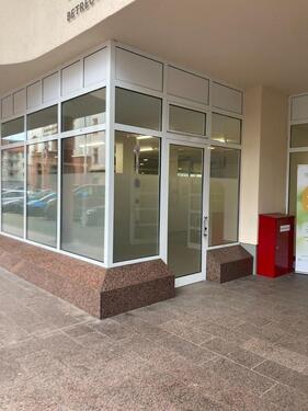 Foto - Im Zentrum von Mühlhausen: 'Großzügige Büro-Praxisfläche in direkter Lauflage.'