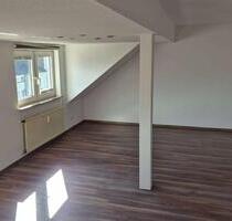 Renovierte 2 Zimmer DG-Wohnung in ruhiger Wohnlage - Duisburg Mittelmeiderich