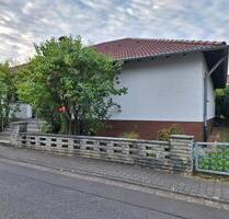 Walmdachbungalow zu verkaufen - 499.000,00&nbsp;EUR Kaufpreis, ca.&nbsp; 100,00&nbsp;m&sup2; in Groß-Umstadt (PLZ: 64823)