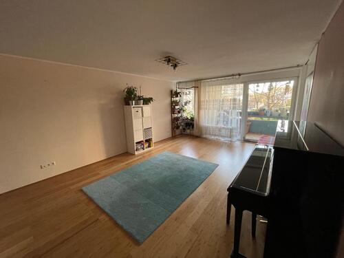 Foto - Kernsanierte 5-Zimmer-Wohnung mit Garage und Balkon in Tübingen