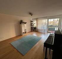 Kernsanierte 5-Zimmer-Wohnung mit Garage und Balkon in Tübingen
