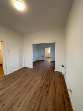 Foto - Erstbezug nach Renovierung 2,5 Zimmer Wohnung neues Bad