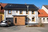 Foto - Modernisiertes Reihenmittelhaus mit PV Anlage, Garage und Garten