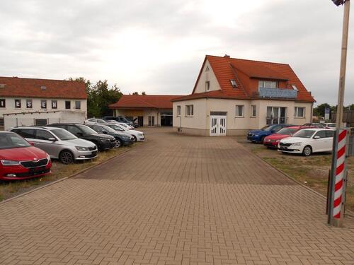 Foto - KFZ Werkstatt + Einfamilienhaus