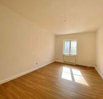 Renovierte 2-Raumwohnung mit Balkon und Tageslichtbad - Chemnitz Bernsdorf