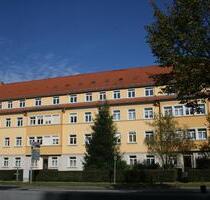 Geräumige 4-Raum-Wohnung mit Balkon im Stadtzentrum Geras