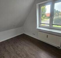 3 Zimmer Wohnung + HWR + Doppelgaragenhälfte im OG zu vermieten - Heide