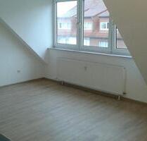 Modernisierte 1-Zimmer-Dachgeschosswohnung mit EBK in Jena-Cosped - Bucha