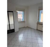2-Helle Zimmer Wohnung - 850,00&nbsp;EUR Kaltmiete, ca.&nbsp; 60,00&nbsp;m&sup2; in Schwetzingen (PLZ: 68723)