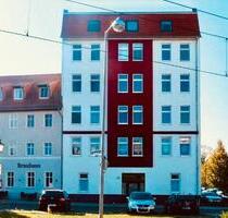 stilvolle 2-Zimmerwohnung mit Balkon, EBK und Aufzug - Magdeburg