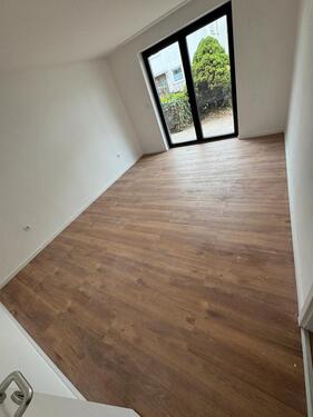 Foto - Exklusive 2.5 Zimmerwohnung kernsaniert mit Garten und EBK