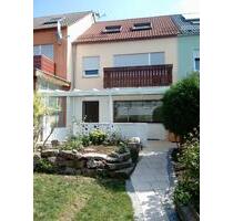 Charmantes Reihenmittelhaus – modernisiert & familienfreundlich - Friolzheim