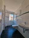 Foto - Ruhige Wohnlage mit zentraler Anbindung! Modern renovierte 2-Zimmer-Erdgeschosswohnung mit Balkon