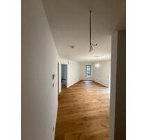 Erstbezug Neubau-2-Zimmer-Wohnung (67m²) - Balkon, TG-Stellplatz - Regensburg Galgenberg