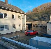 Geräumiges 6,5 Zimmer Haus mit Nebengebäude Scheune in Virneburg - Ettringen