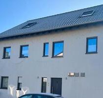 Modernes Fertighaus mit Einliegerwohnung - Dudenhofen