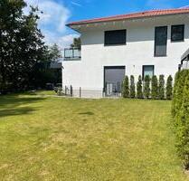 Moderne Doppelhaushälfte (KfW 40) in idyllischer Waldrandlage - Lauf an der Pegnitz