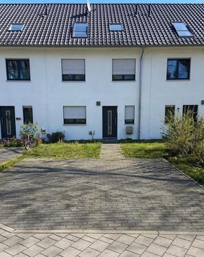 Foto - Stadt trifft Natur: 5-Zimmer-Haus mit Seenähe