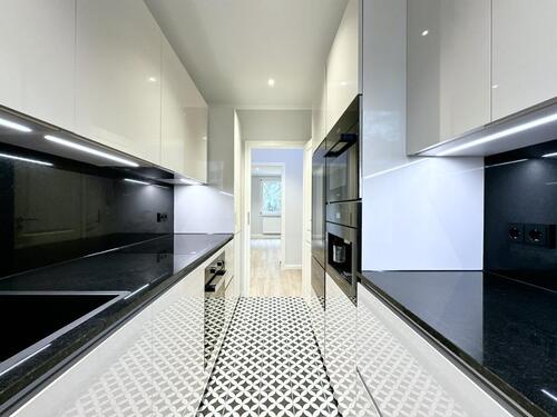 Foto - Erstbezug nach Sanierung – Hochwertige 3-Zi.-Wohnung mit exklusiver Einbauküche