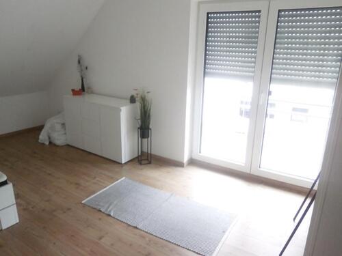 Foto - 2 Zimmer Dachgeschoss Wohnung in DHH möbliert **Bitte lesen!!`**