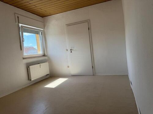 Foto - 4 Zimmer Dachgeschoßwohnung zur Miete in Beindersheim