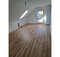 2-Zimmer-DG-Wohnung im Ortskern von Petershagen, 333€ Kaltmiete