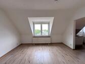Foto - Helle 1-Zimmer-Dachgeschosswohnung mit super ÖPNV-Anbindung