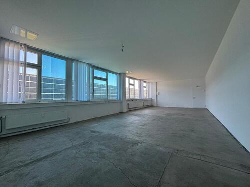 Foto - Attraktive Lager-, Atelier- und Büroflächen 