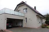 Foto - Einfamilienhaus mit Doppelgarage & Garten