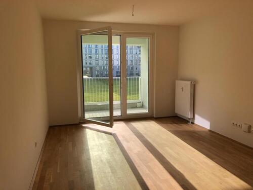 Foto - Helle, moderne 2-Zimmer-Wohnung mit Loggia und TG-Stellplatz