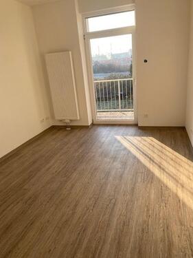 Foto - Sonnige 1,5-Zimmer Wohnung mit großem Balkon - ideal für Pendler