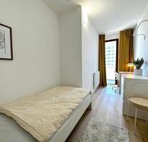 Zimmer frei in 3er WG mit Balkon & Skyline Blick - Nähe Uni und Flughafen - Frankfurt am Main Niederrad