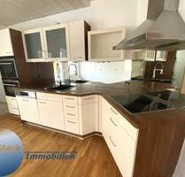 Stark! Großzügige 2,5 Raum Wohnung, Balkon und EBK! - Plauen