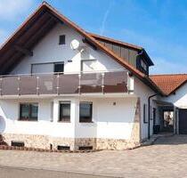 ***Moderne Wohnung OG, Garagenstellplatz, EBK, teilmöbiliert*** - Wallhausen