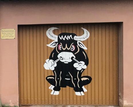 Foto - Garage mit Licht und Starkstromanschluss