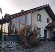 Einfamilienhaus - 1.500,00&nbsp;EUR Kaltmiete, ca.&nbsp; 196,00&nbsp;m&sup2; in Ortenburg (PLZ: 94496)