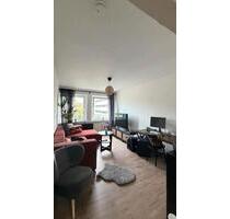 Helle 2-Zimmer-Wohnung mit Balkon und Einbauküche ab dem 15.11. - Lübeck Sankt Lorenz Nord