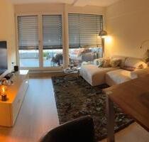Moderne helle 2-Zimmer-Wohnung mit großem Balkon, schöner Küche - Fürth Südstadt