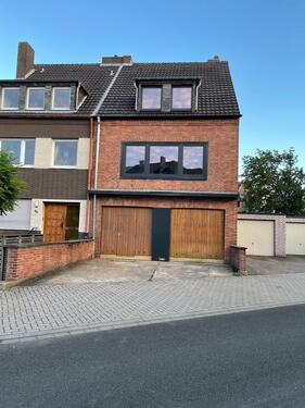 Foto - Einfamilienhaus - 1.350,00&nbsp;EUR Kaltmiete, ca.&nbsp; 110,00&nbsp;m&sup2;