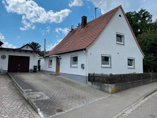 Foto - Einfamilienhaus mit Garage,Garten und Terasse zum Vermieten