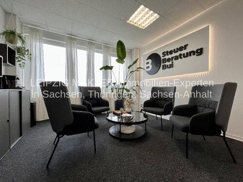 Foto - Frisch sanierte Büroräume mit Empfangsbereich, Lagerräumen und vielen Parkplätzen in der Maximilianallee 13 in Leipzig-Nord