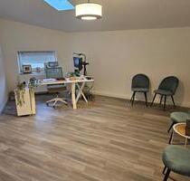 Büro Praxis Studio 87,6 m² – hell, 2 Stellplätze, Hof