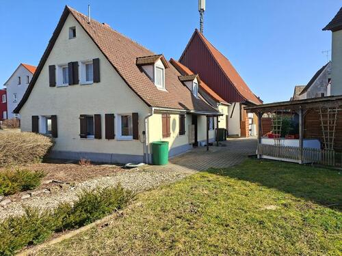 Foto - Individuelles Einfamilienhaus mit Charme und großem Garten