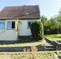 Freistehendes Einfamilienhaus mit Garten und Garage - Weikersheim