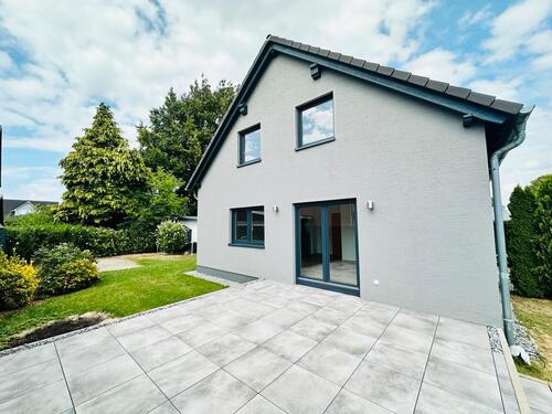 Foto - Freistehendes Einfamilienhaus mit 3 Garagen in Holzwickede