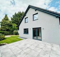 Freistehendes Einfamilienhaus mit 3 Garagen in Holzwickede