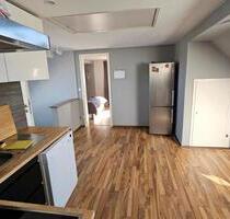 Dachgeschosswohnung 50 m2, mit ca 200 m2 eigenem Garten - Wolfsburg Ehmen